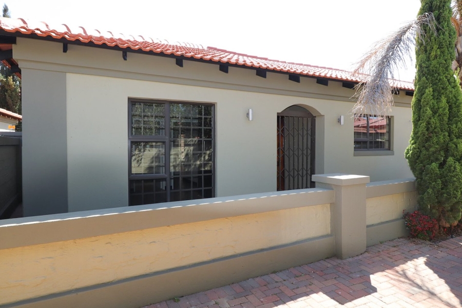 To Let 2 Bedroom Property for Rent in Flamwood North West